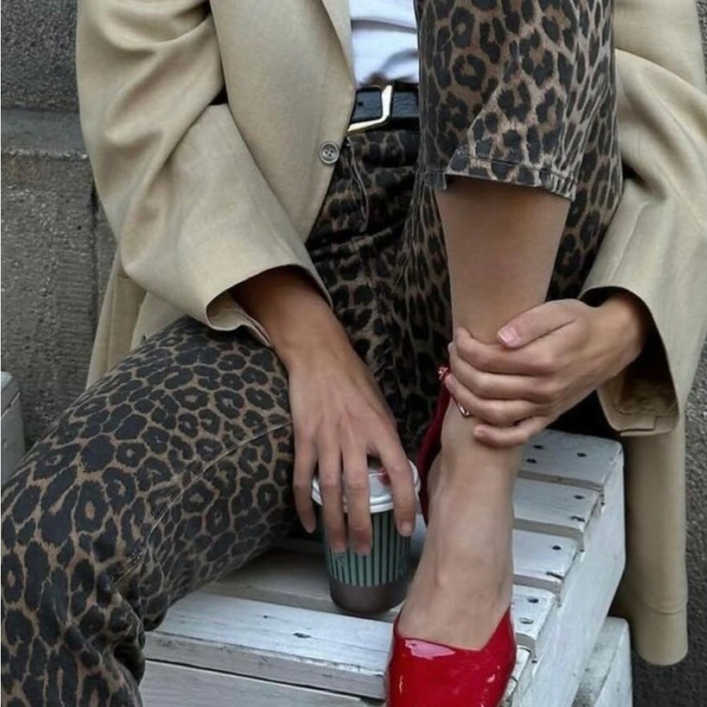 Alice + Olivia Leopard High Rise Skinny Jeans ✨🐆 - Picture 3 of 6